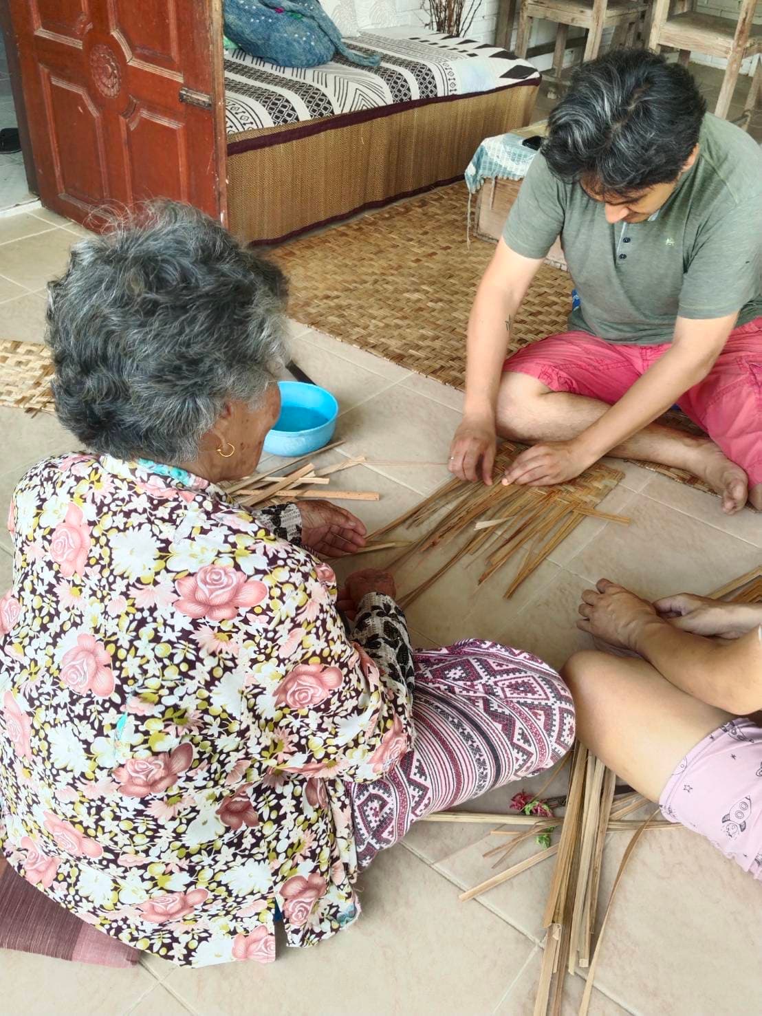 Saad Yaeng Lanna Weaving Workshop tour photo 2