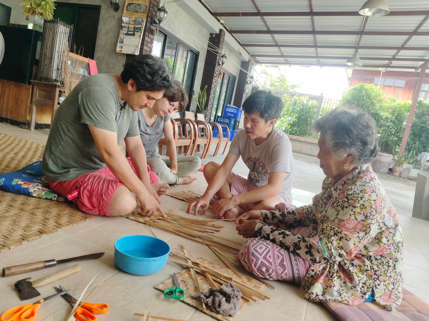 Saad Yaeng Lanna Weaving Workshop tour photo 5