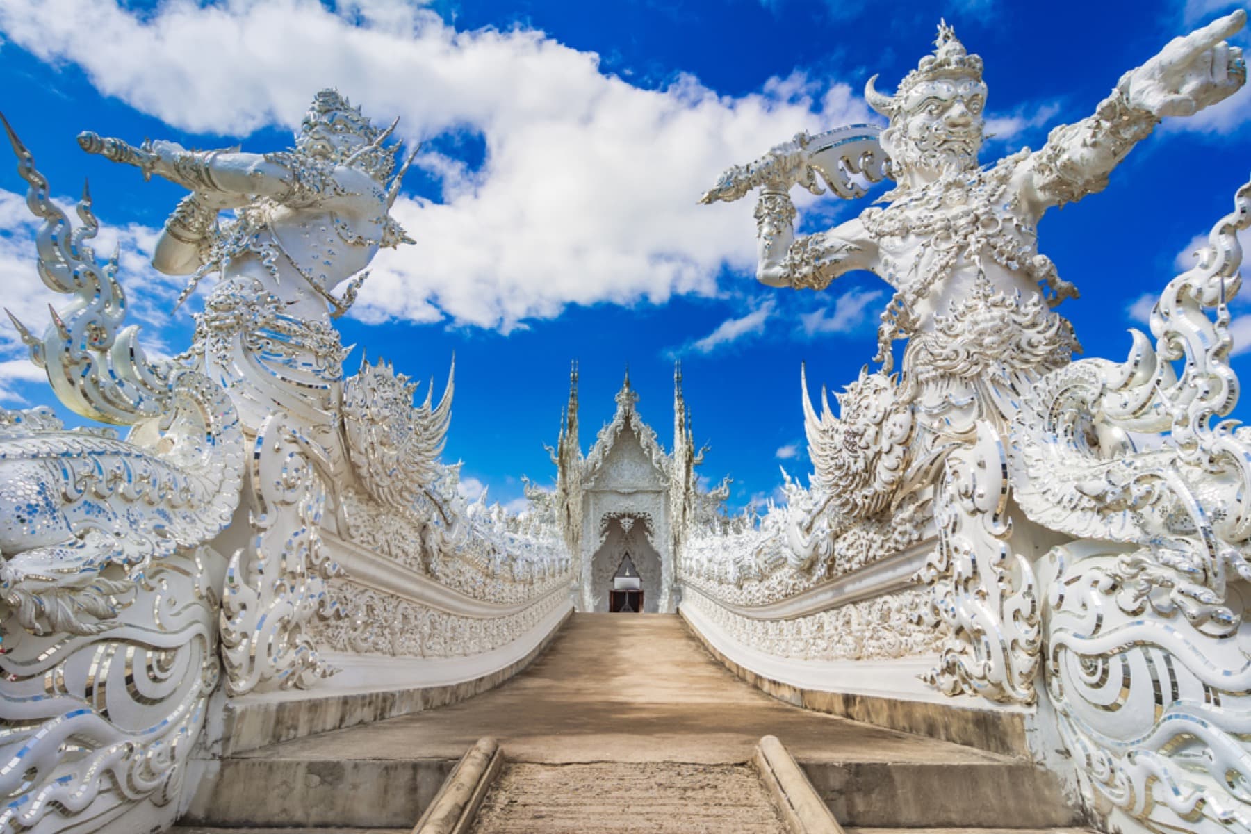 Chiang Rai 3 Temple Tour (White, Blue, Black) tour photo 3