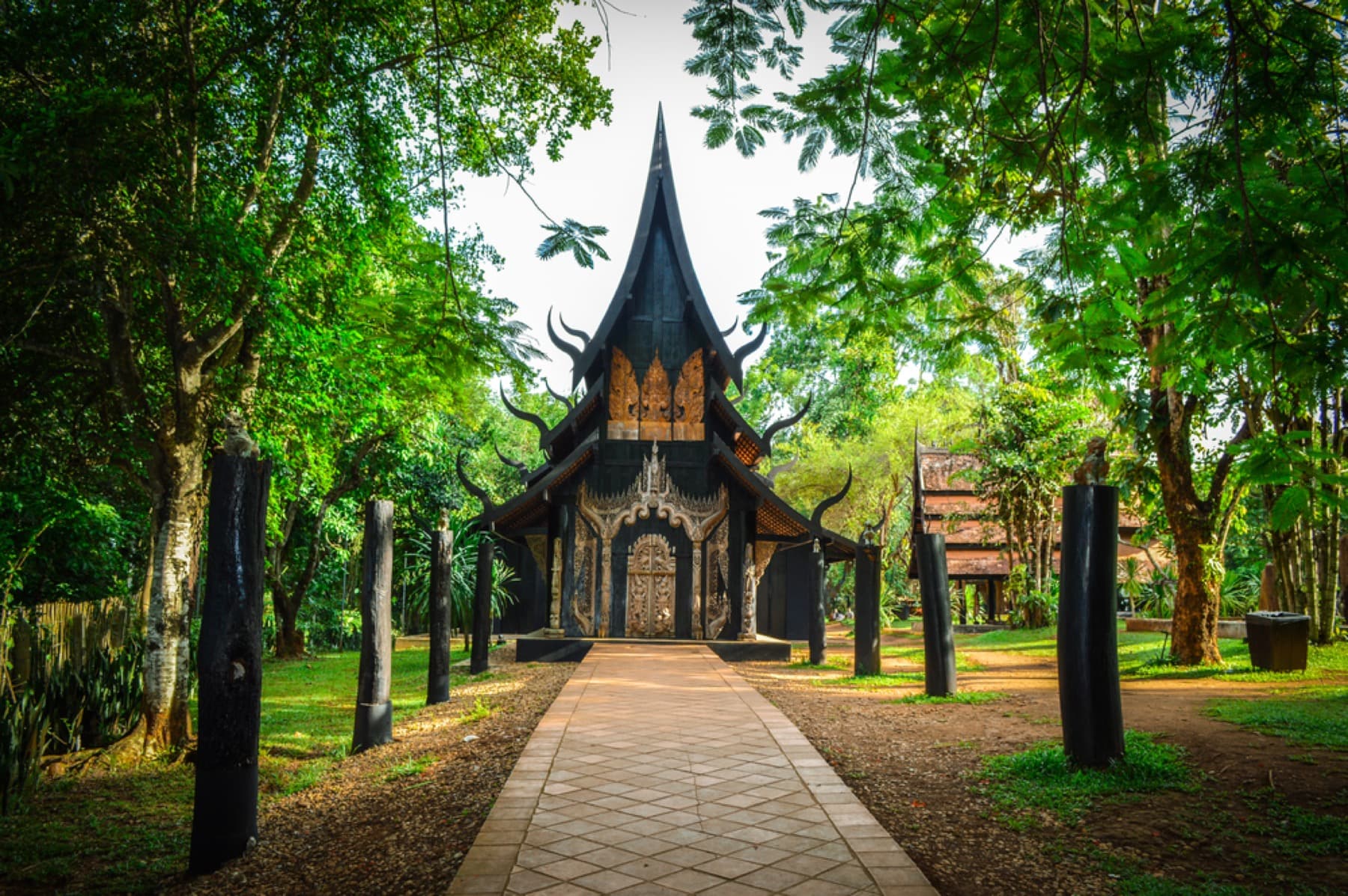 Chiang Rai 3 Temple Tour (White, Blue, Black) tour photo 4