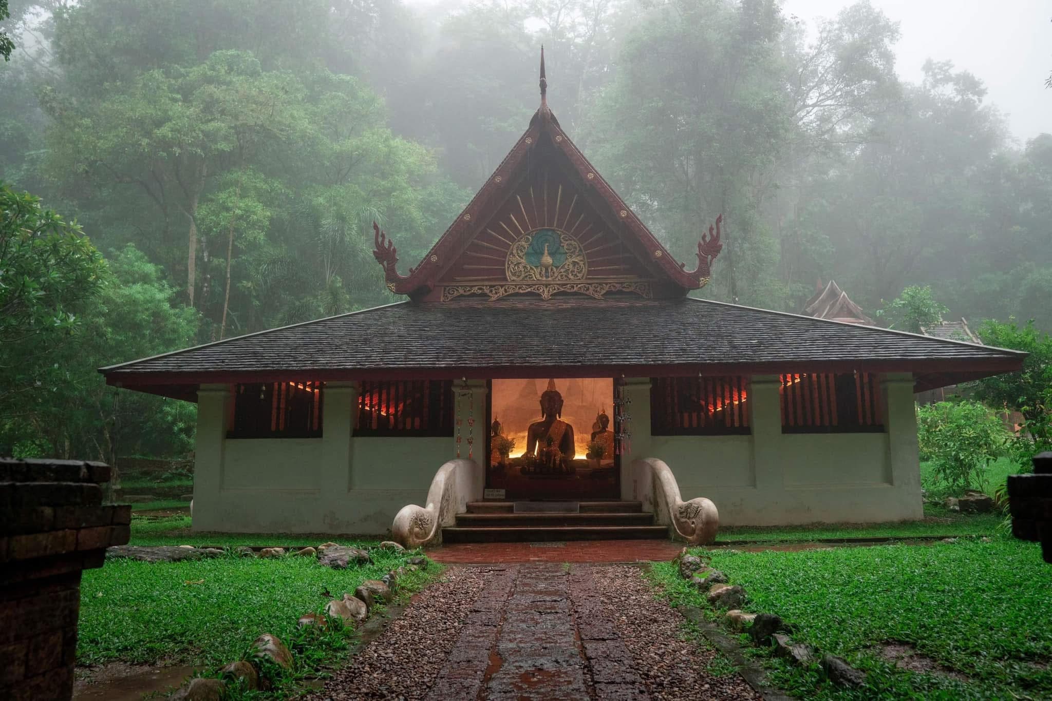 Half Day Two Famous Temples Tour (Doi Suthep & Pha Lad) tour photo 2