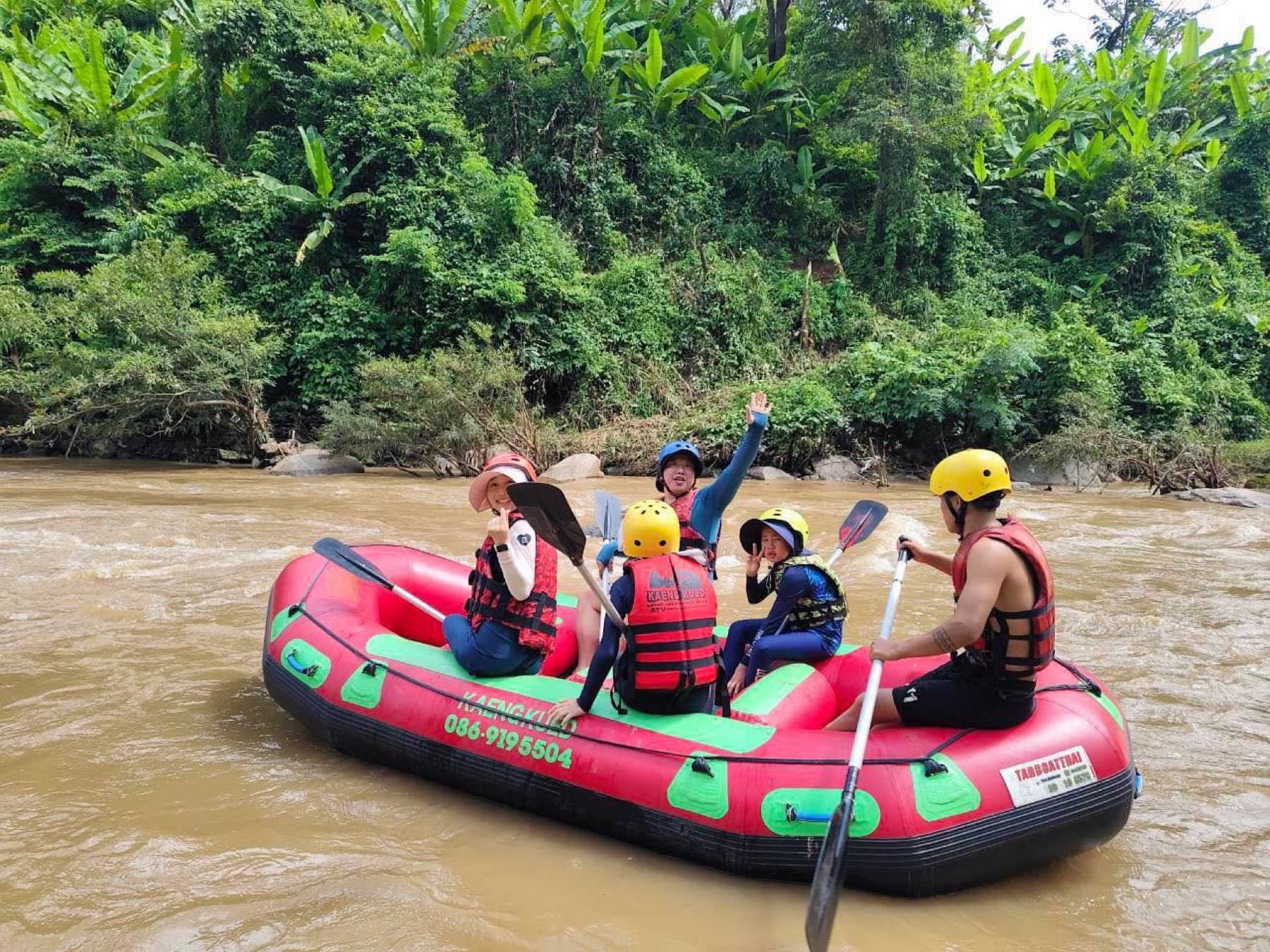 Elephant Sanctuary, Rafting & Sticky Waterfall tour photo 4