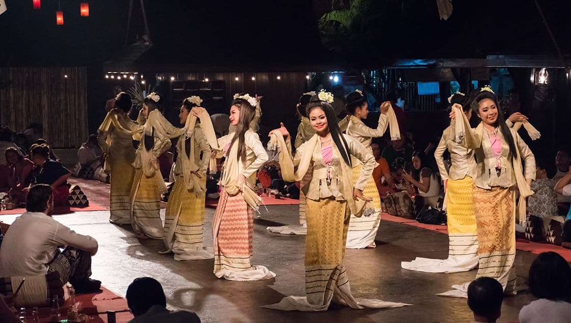 Khantoke Dinner & Thai Traditional Show tour photo 4