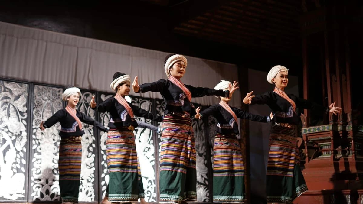 Khantoke Dinner & Thai Traditional Show tour photo 10