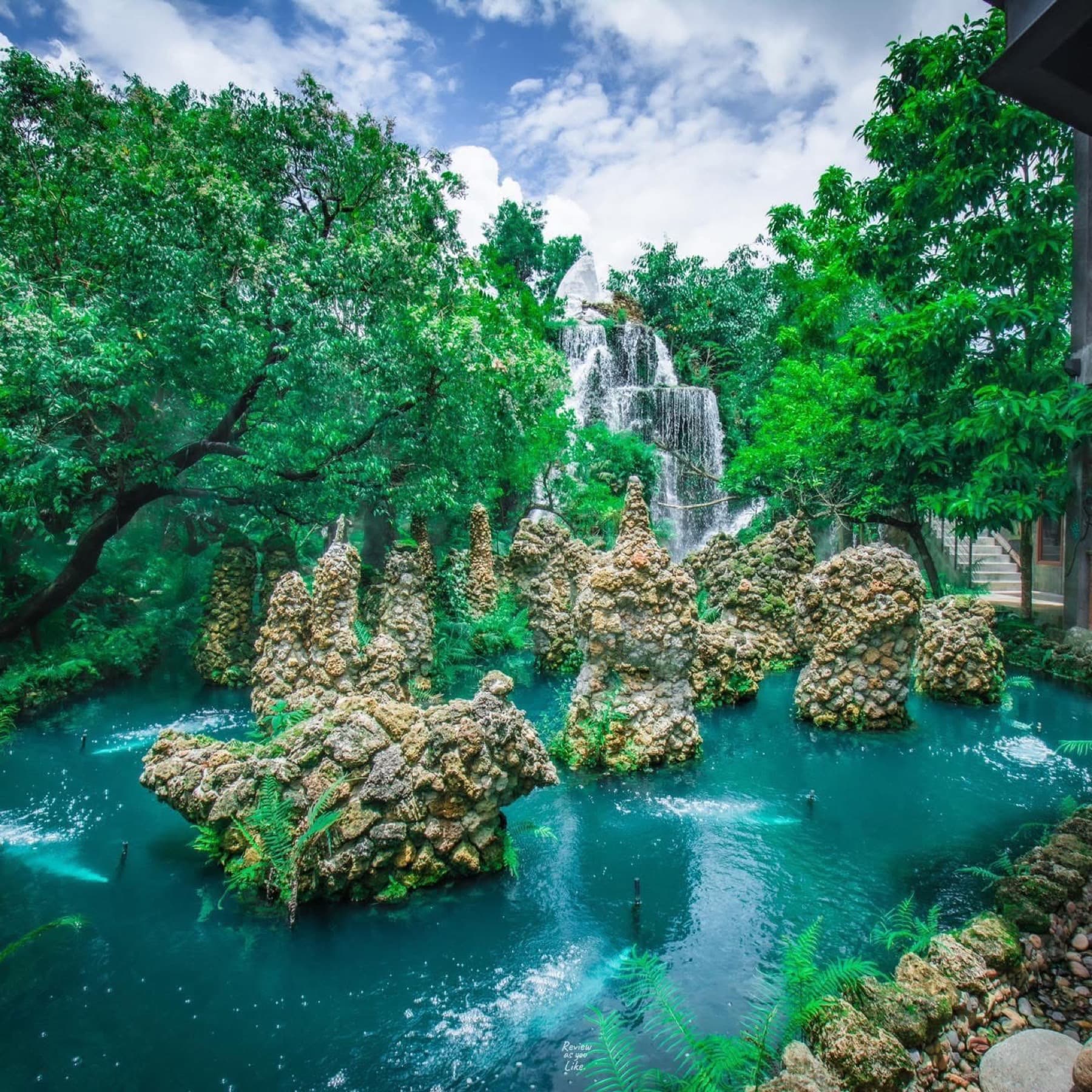 Waterfall and garden stop near Chiang Mai